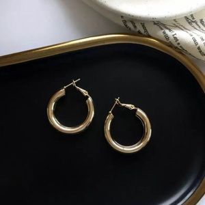 ✨ chunky gold hoop earrings